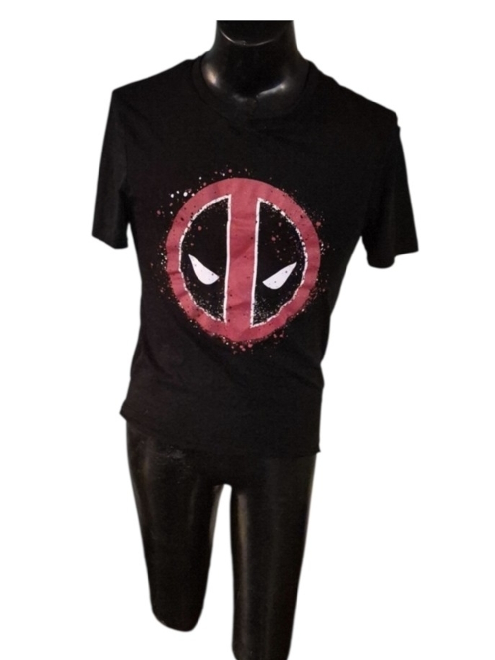 Black Short-Sleeve Graphic Tee with Red Deadpool